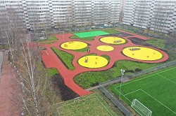 ЮИТ оборудовал современную спортивную площадку для школы в Санкт-Петербурге
